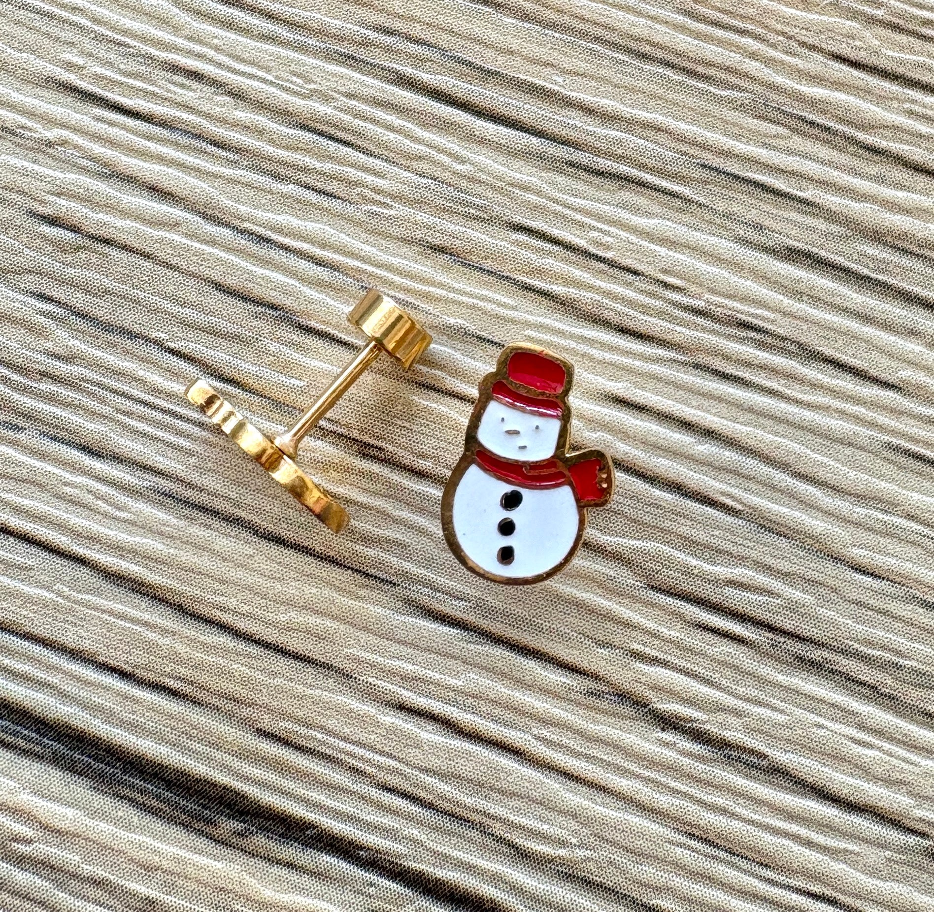 Gold Snowman Flat Back Stud Earings