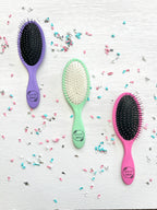 Pink Lots of Love Bowtique No Tangle Brush