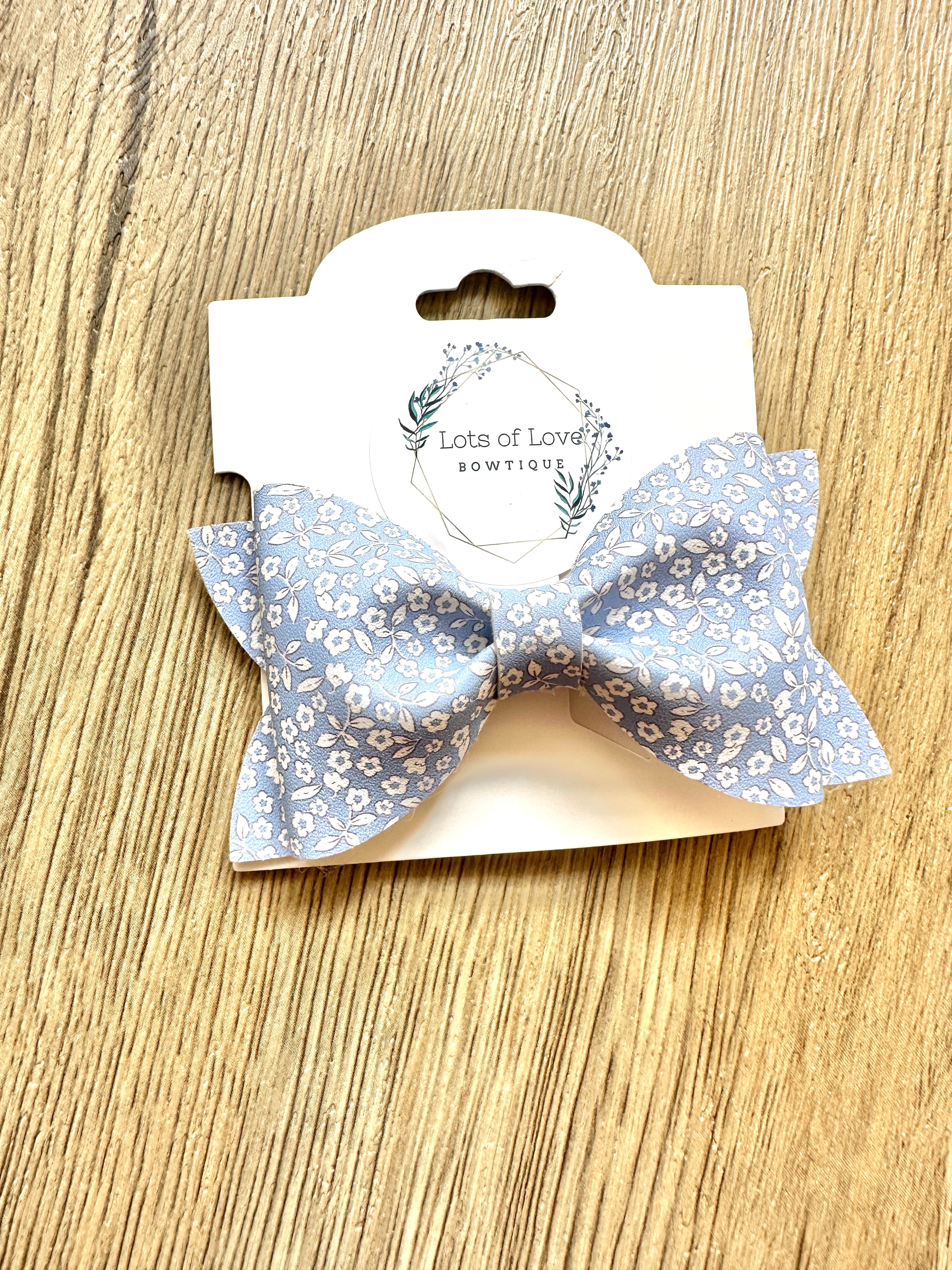 Blue Small Daisy Jordyn Bow