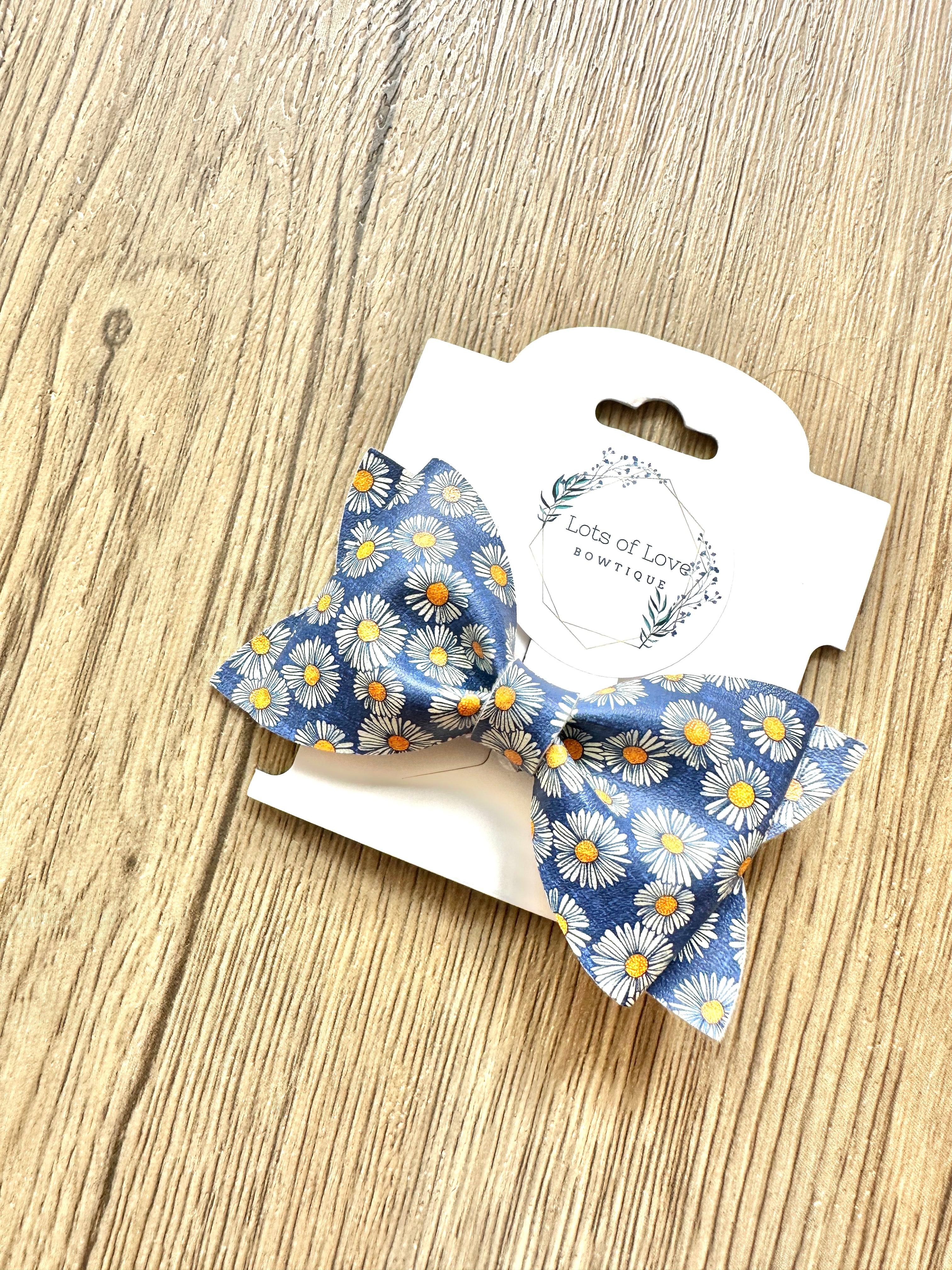 Blue Daisy Jordyn Bow