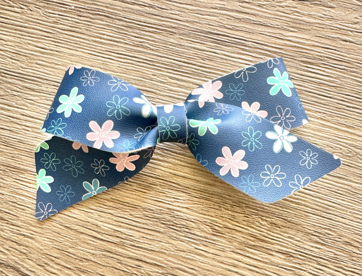 Navy Daisy Blakley Bow