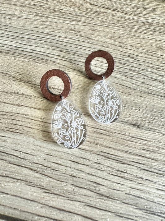Wood Stud Teardrop Floral Engraved Earrings