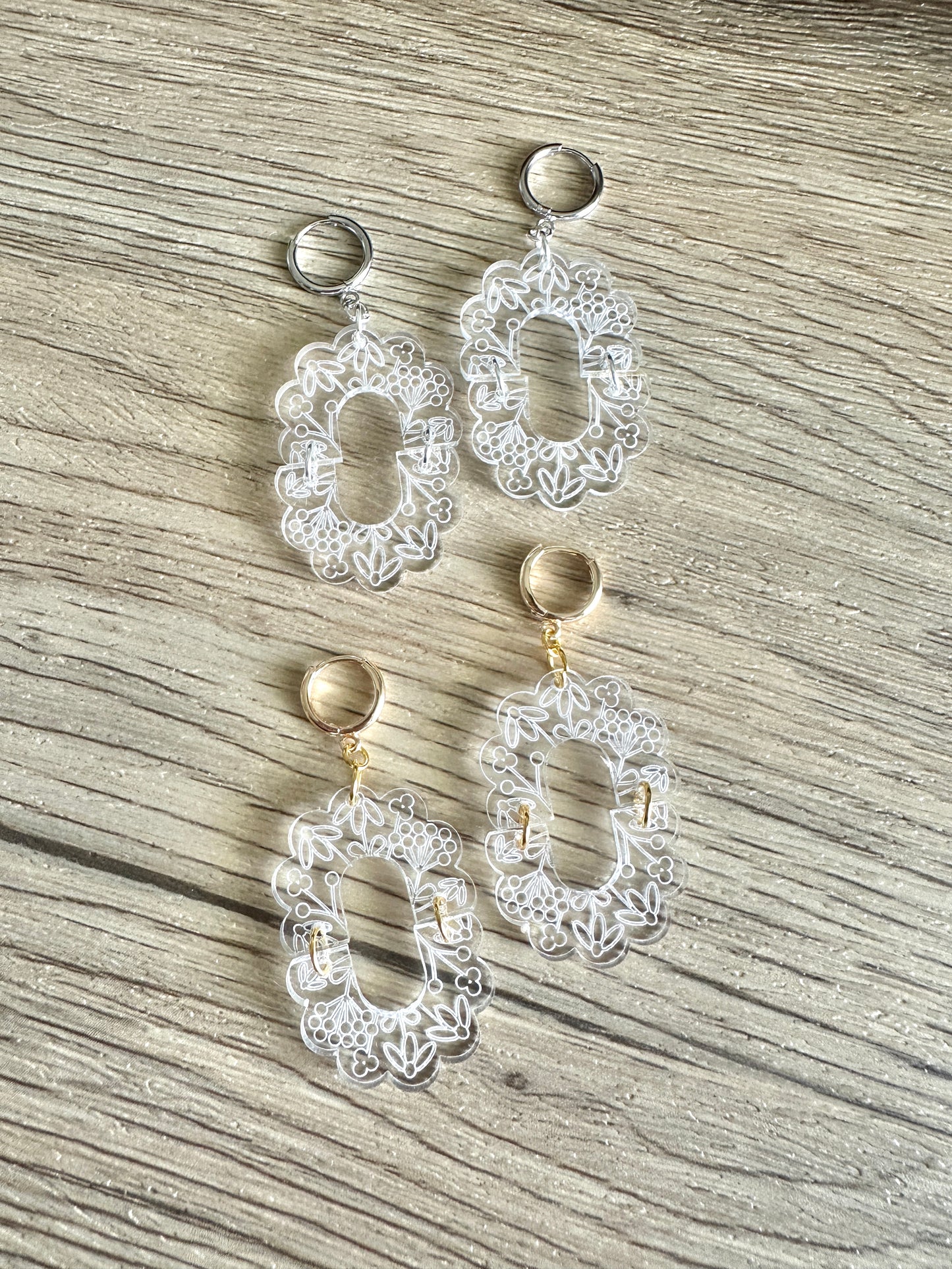 Double Scallop Floral Engrave Hoop Earrings