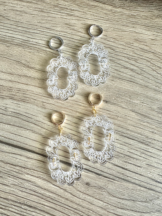 Double Scallop Floral Engrave Hoop Earrings