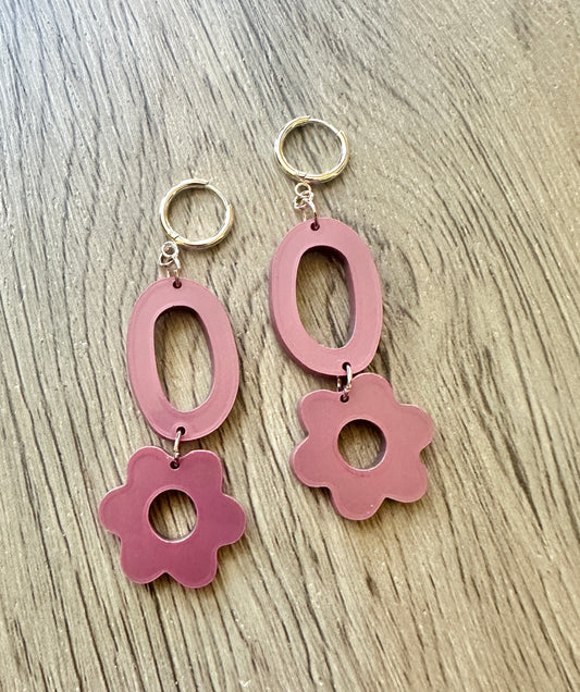 Metallic Berry Hoop Oval Flower Earrings