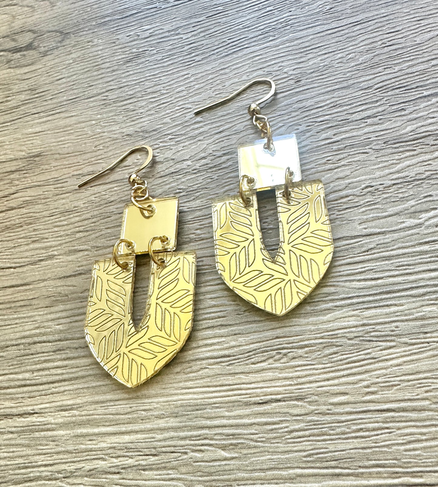 Gold Mirror Pointed Engrave Earrings- Super Lightweight
