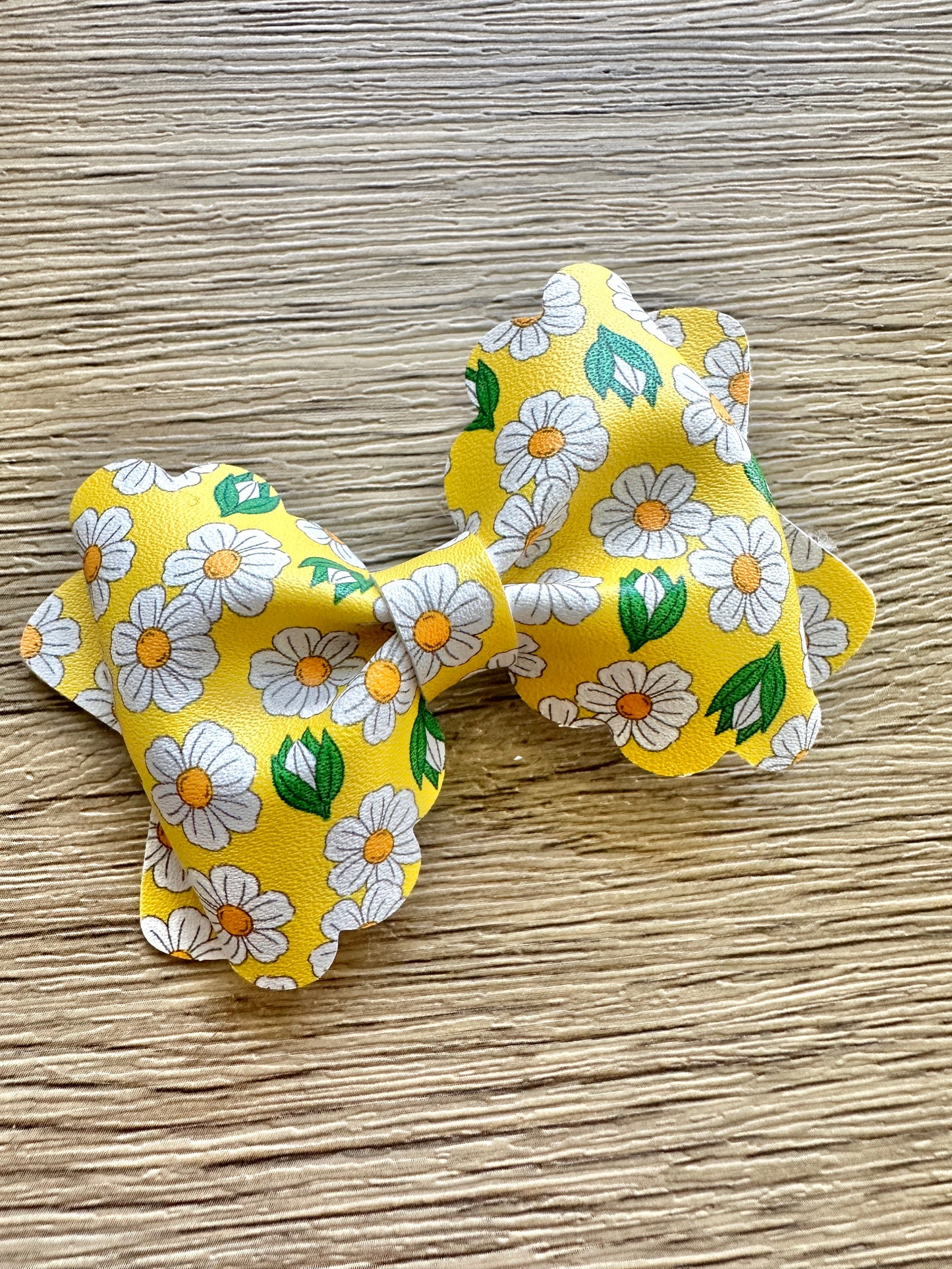 Yellow Daisy Grace Bow