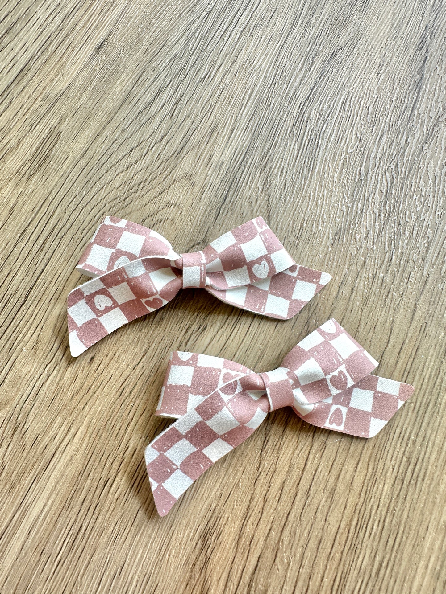 Neutral Heart Checker Blakely Pigtail Set