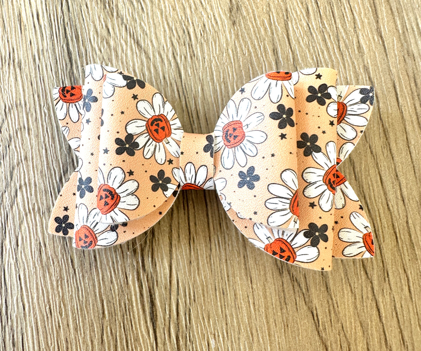 Daisy Pumpkin Payton Bow