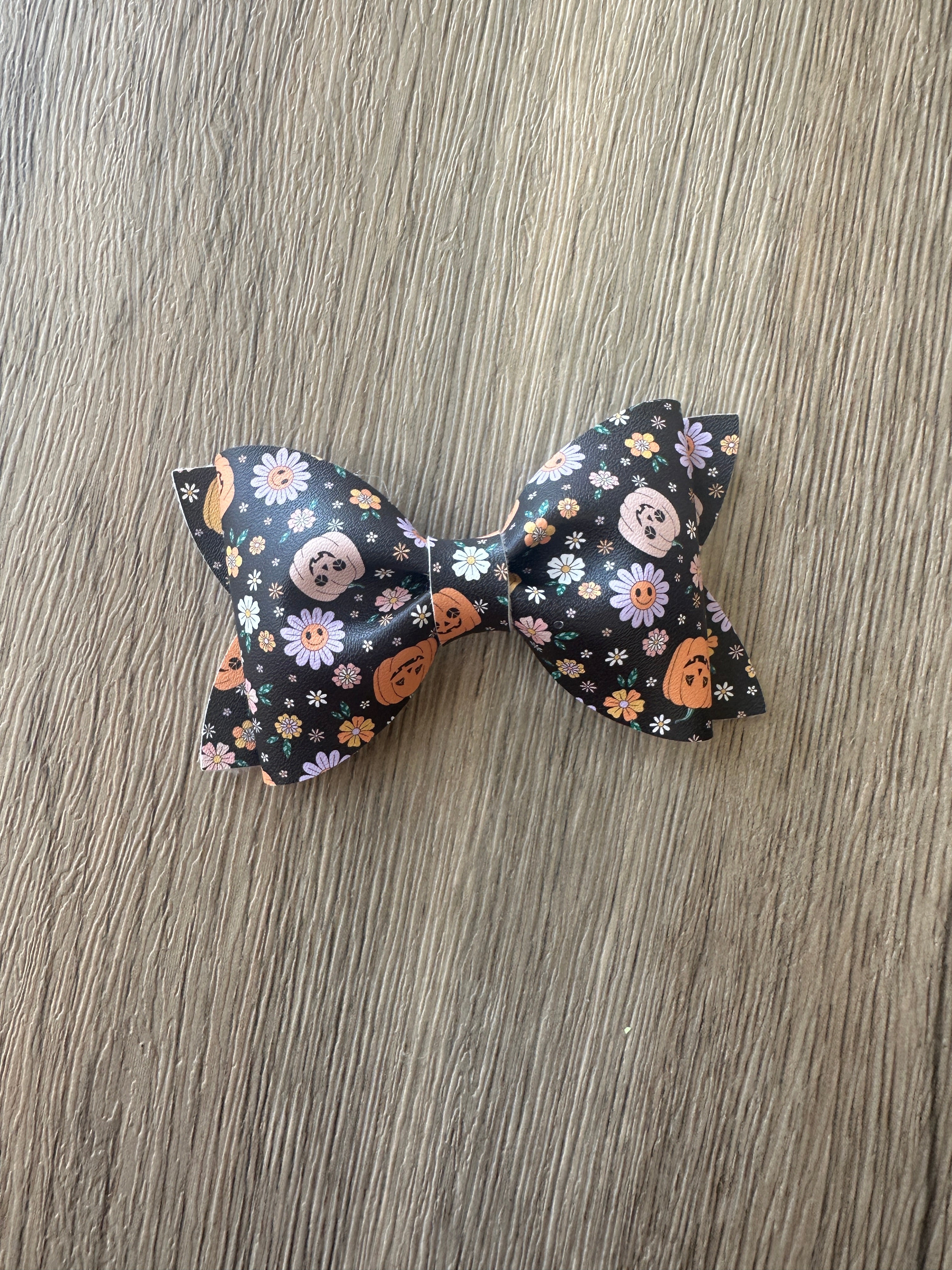 Midnight Pumpkin Jordyn Bow