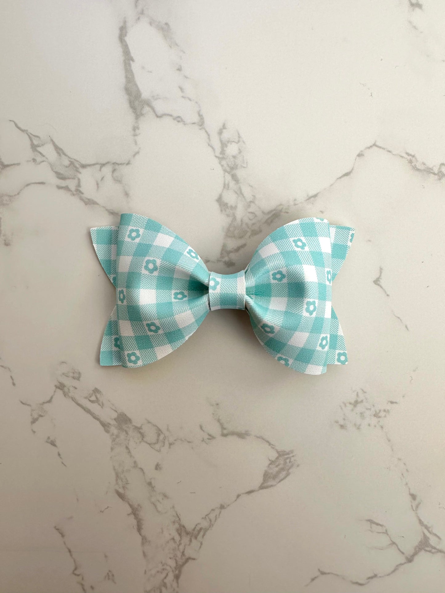Blue Daisy Plaid Jordyn Bow