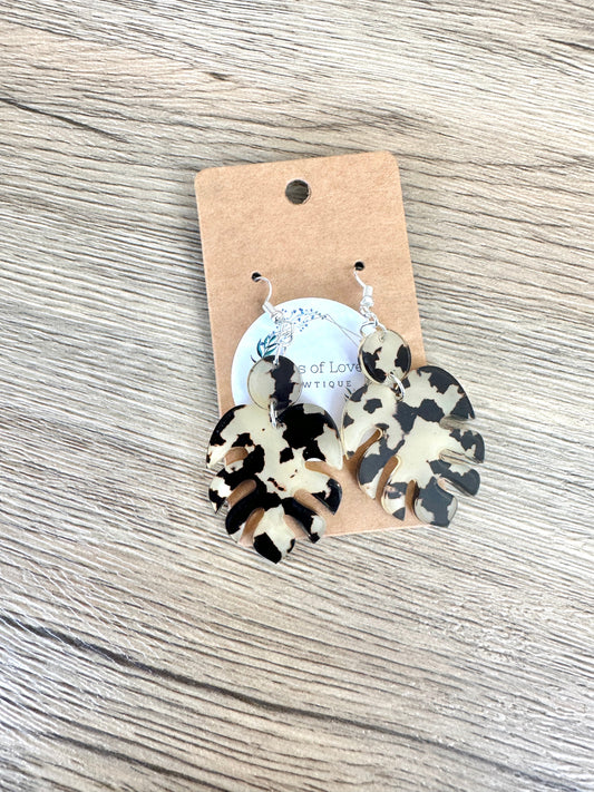Tan Tortise Monstera Leaf Earrings