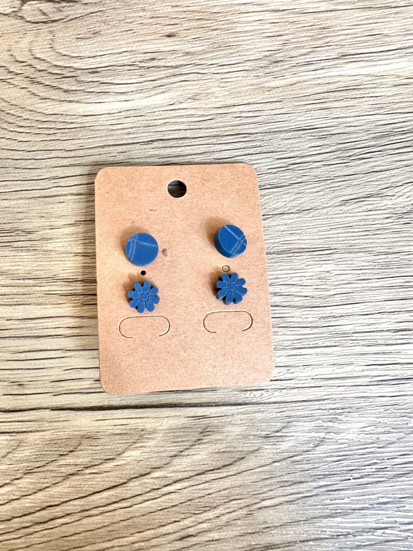 Blue Circle Blue Daisy Stud Set