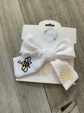 White Bee Closed Edge Bow