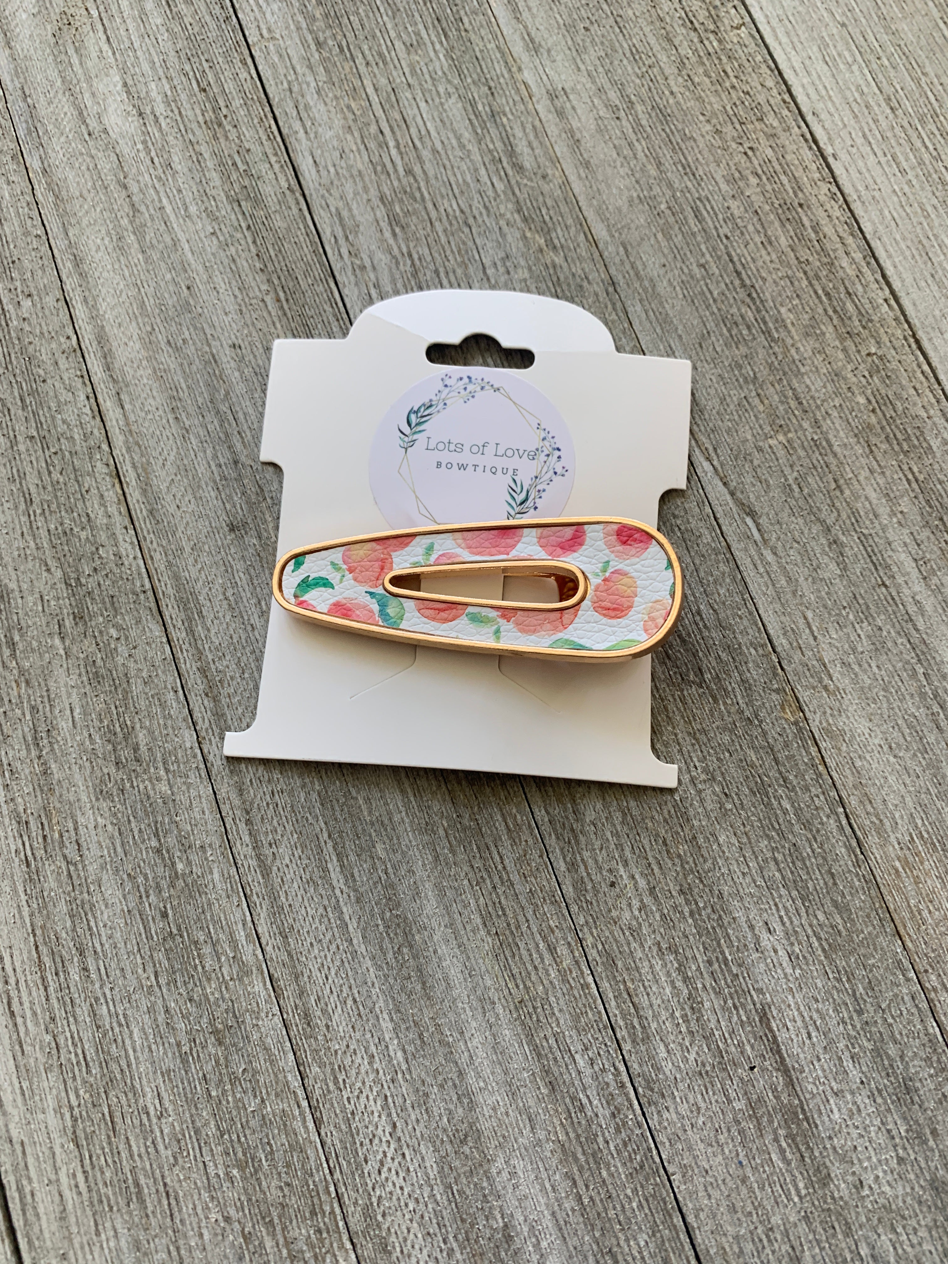 Peach Hollow Triangle Clip
