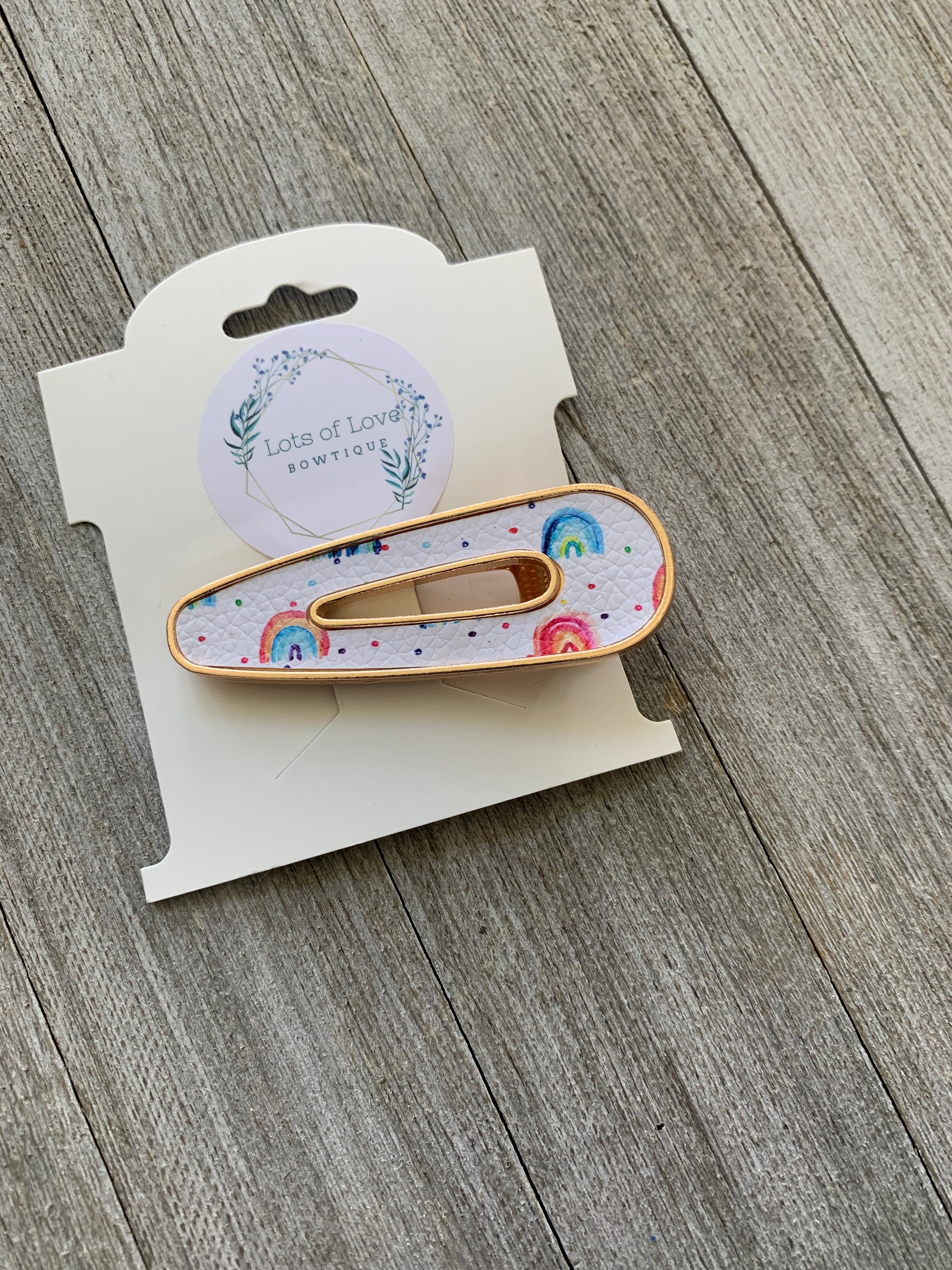 Rainbow Hollow Triangle Clip