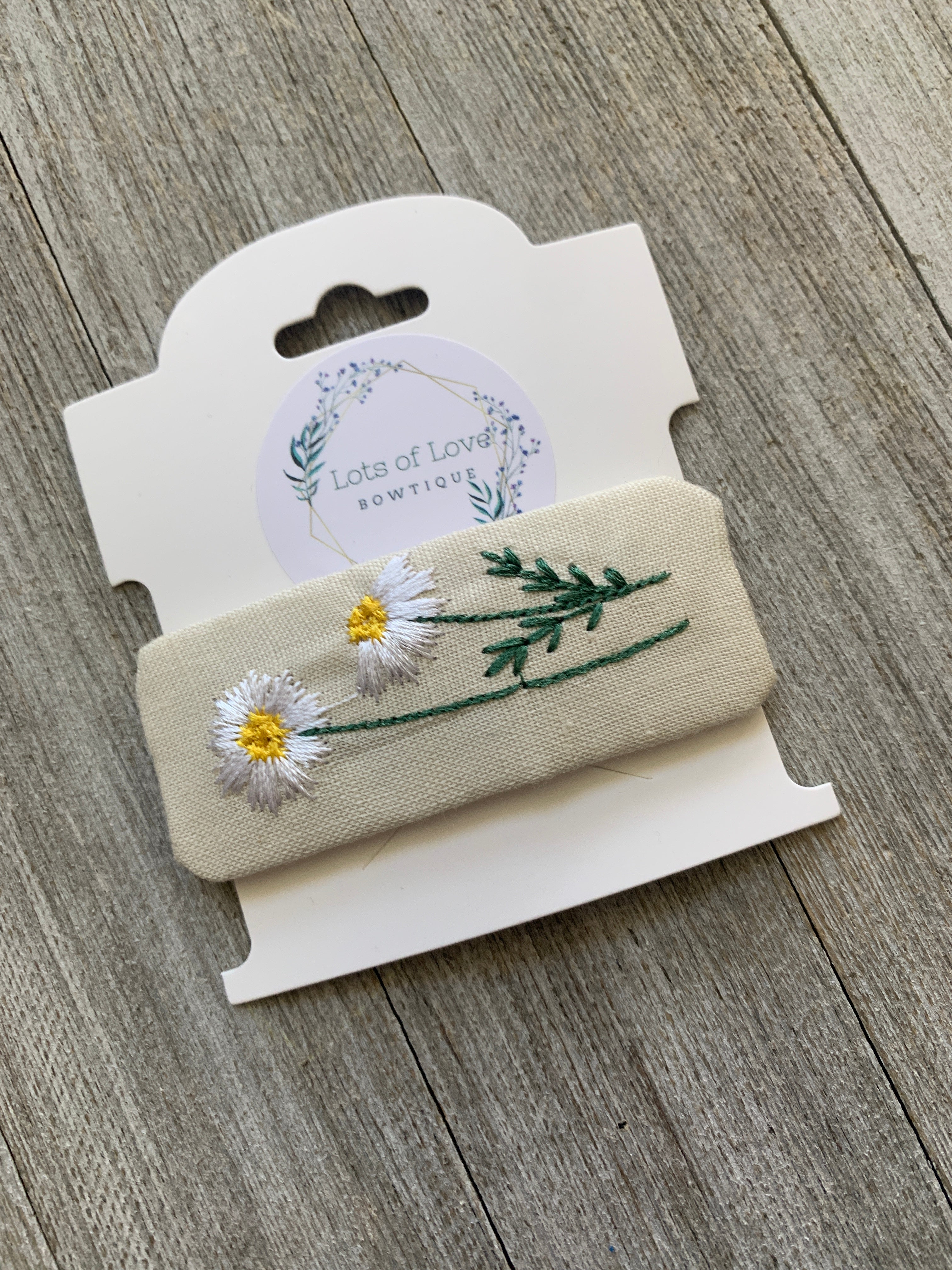 Daisy Embroidered Snap Clip