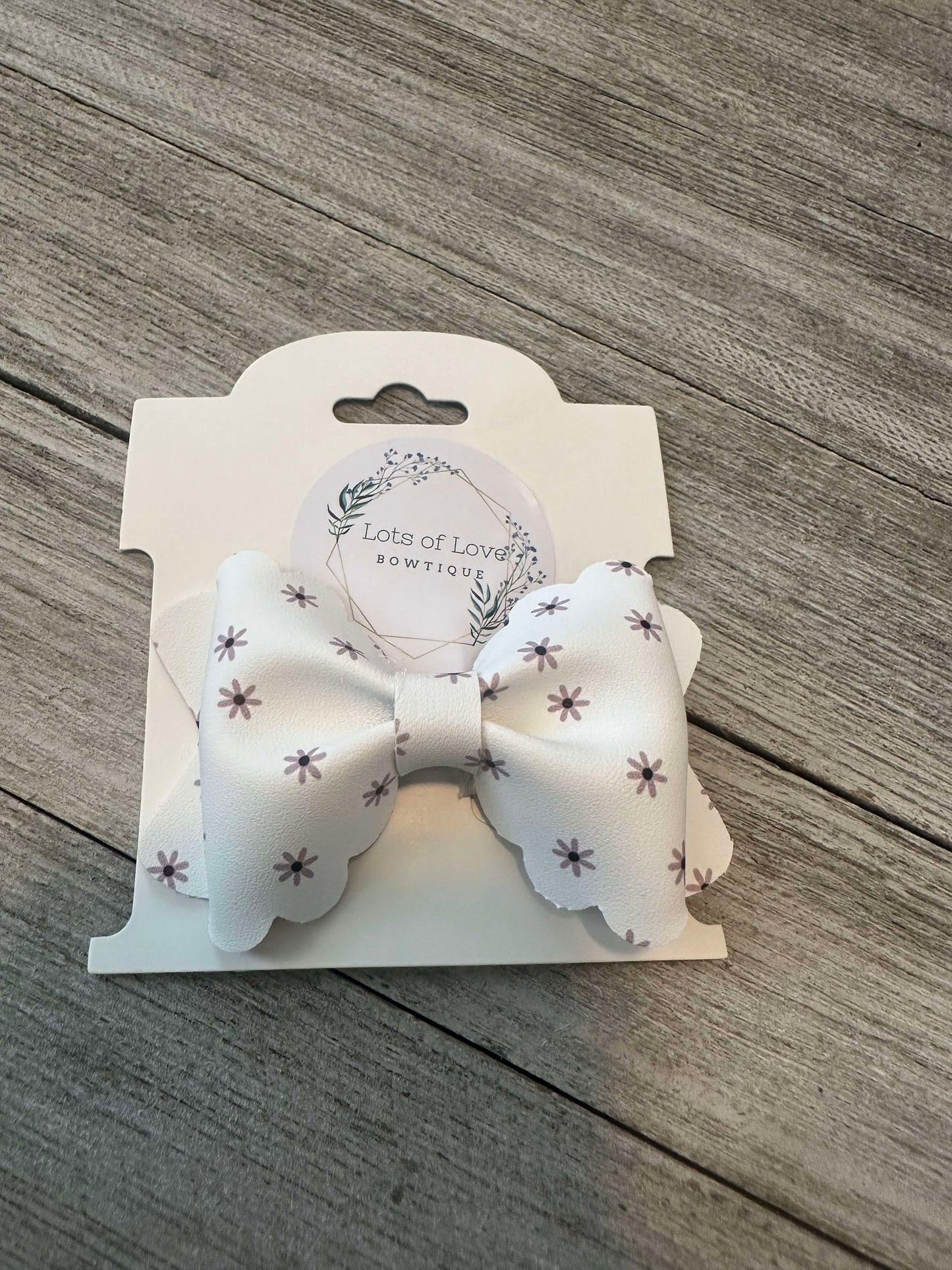 Tiny Daisy Grace Bow
