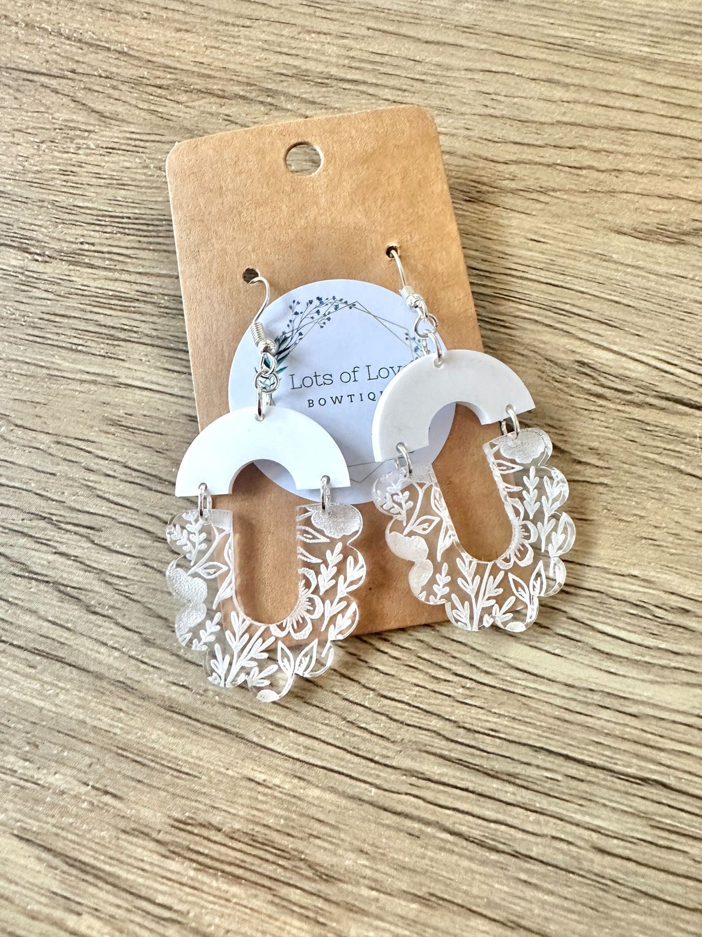 White Scalloped Floral Engraved Earrings