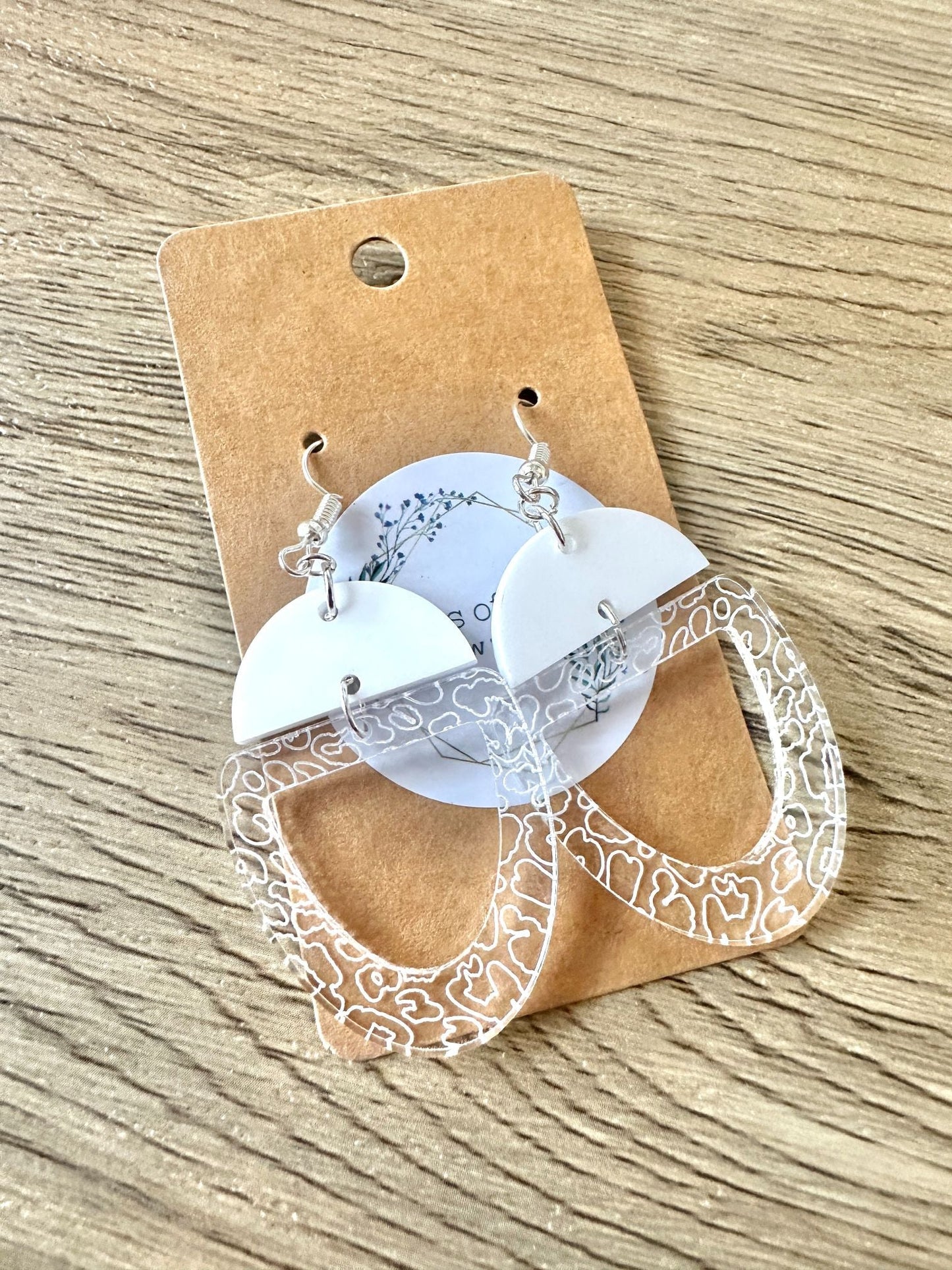 White Subtle Leopard Engraved Earrrings