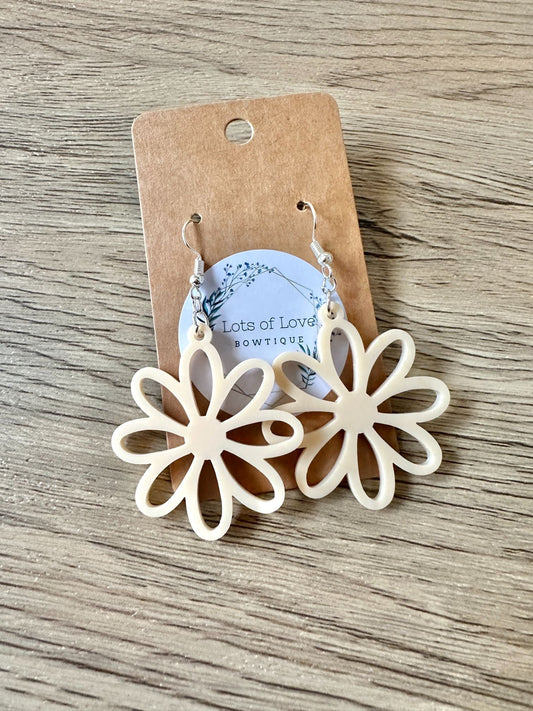 Vanilla Matte Cut out Daisy Earrings