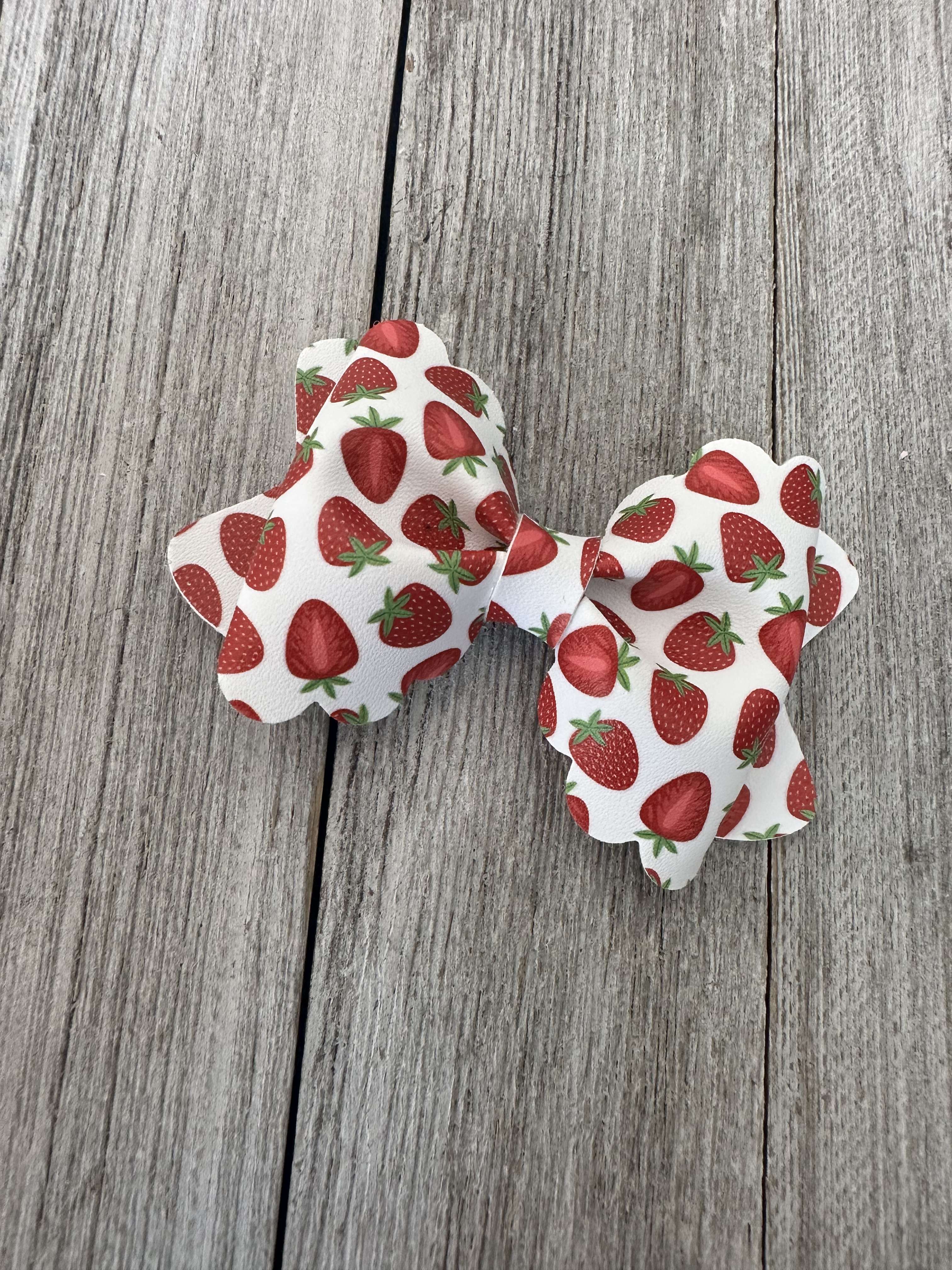 Strawberries Grace Bow
