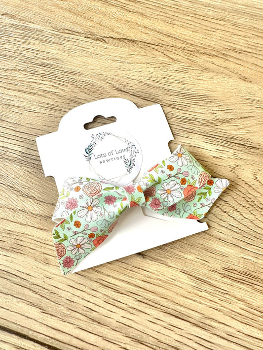 Mint Daisy Blakley Bow