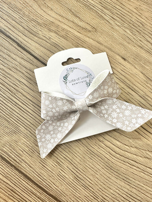 Gray small Daisy Blakley Bow